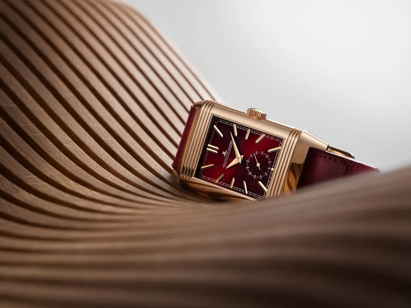 Jaeger-LeCoultre On the eve of the Reverso’s 90th anniversary, Jaeger-LeCoultre unveils a special Tribute edition in burgundy red